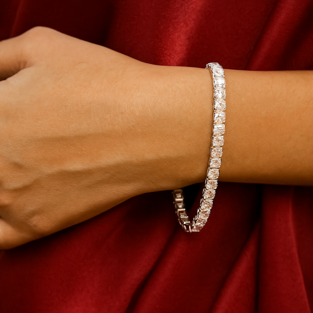 Butterfly Necklace + Free Zircon Bracelet - Free Shipping