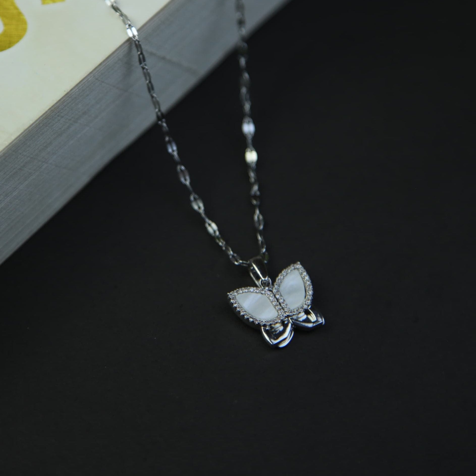 Butterfly Necklace - Zabrpk